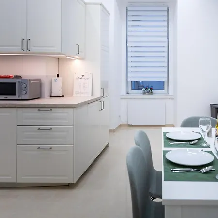 Family Deluxe A Stone Throw From The Centre And Danube Apartment