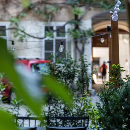 Family Deluxe A Stone Throw From The Centre And Danube Apartment *