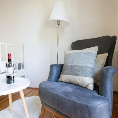 Stylish Flat In Beautiful Area! Apartment