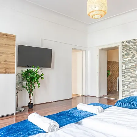 Elegant Haven: Stylish And Spacious 3br Apartament *
