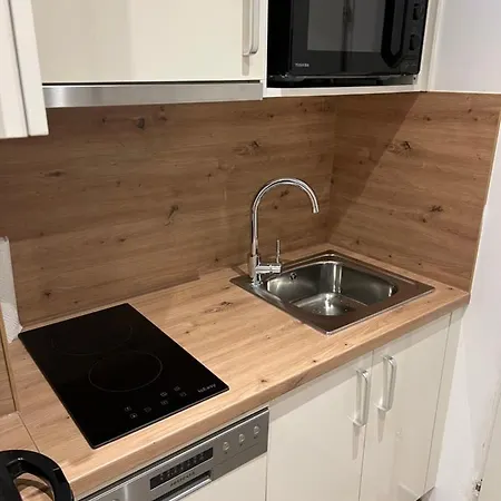 Apartment Near Metro & Netflix