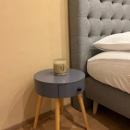 Near Metro & Netflix * Viena