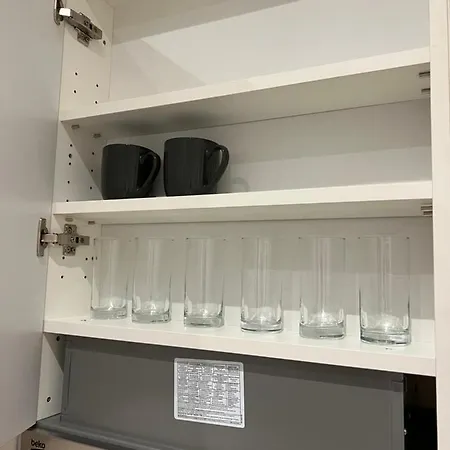 Near Metro & Netflix Apartment *