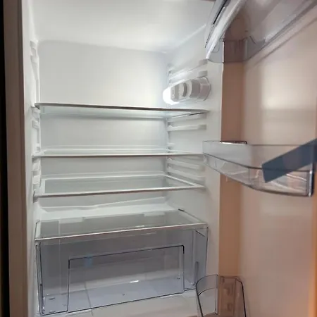 Near Metro & Netflix * Viena