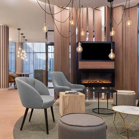 By Marriott East شقة فندقية