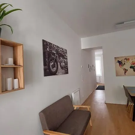 Channel Allee Apartment *