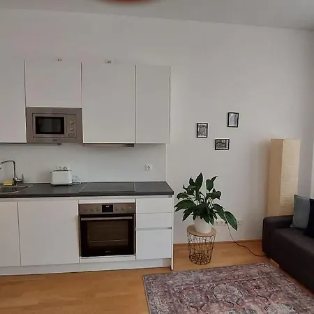 Channel Allee Apartment