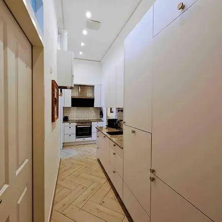 Luxury Cityapartment 2 *