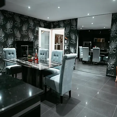 Vip Shopping Center 5 * Вена