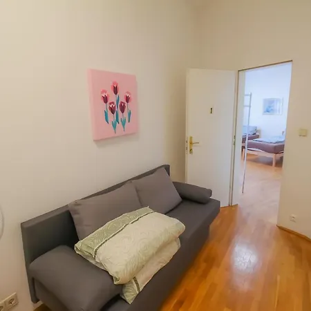 Luxury Lv Apartment