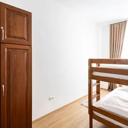 Diamond Apartment *