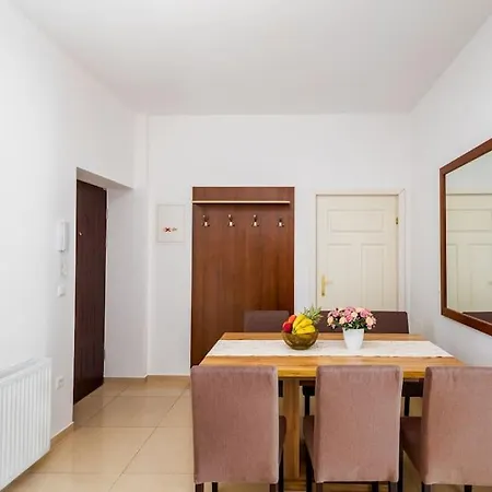 Diamond Apartment