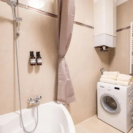 Diamond Apartment *