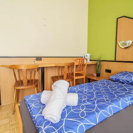 Apartment Queen Studio 3p Bs A *