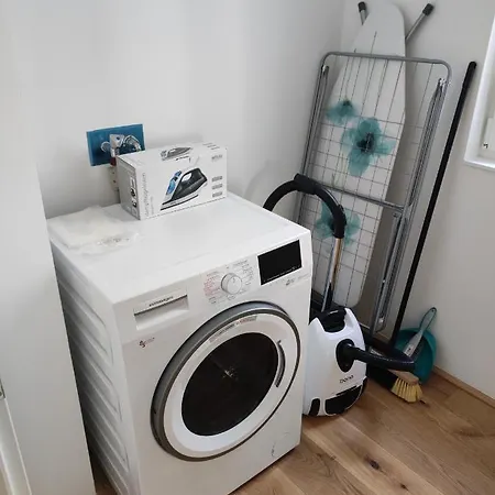 Apartment Roksox-home Gegenueber Der Uno-city Und Kaiserwasser