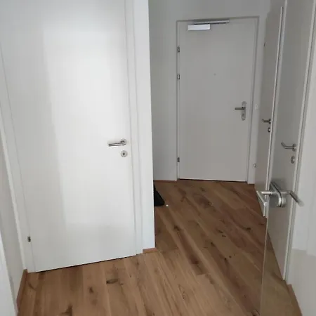 Roksox-home Gegenueber Der Uno-city Und Kaiserwasser Apartment