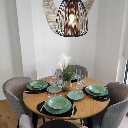 Roksox-home Gegenueber Der Uno-city Und Kaiserwasser Apartment *