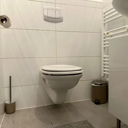 - 2 Min To U1 Reumannplatz Vienna