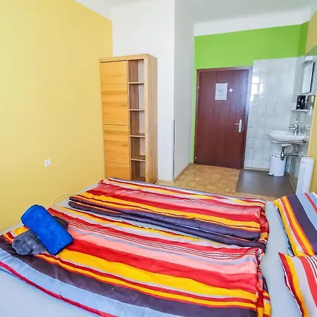 Q Economic Studio 2p Bs A Apartment *
