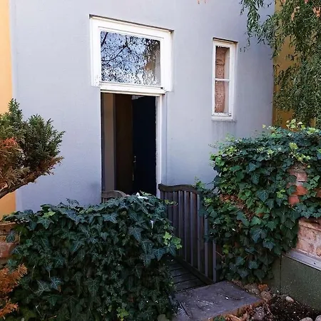 Hidden Garden - 160 M² - Min To City Shuttle Vienna