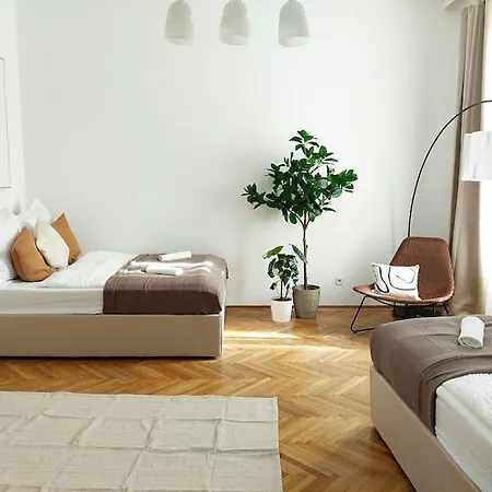 Hidden Garden - 160 M² - Min To City Shuttle