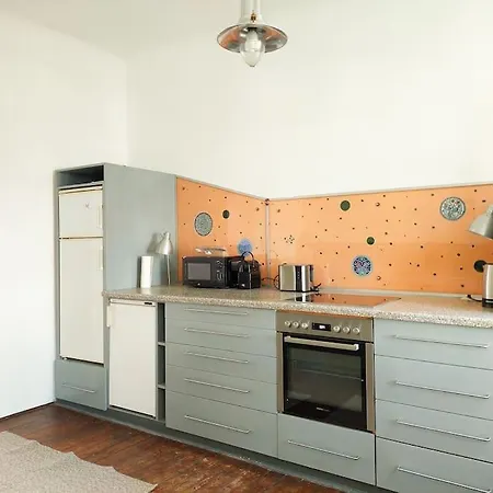 Hidden Garden - 160 M² - Min To City Shuttle Apartment