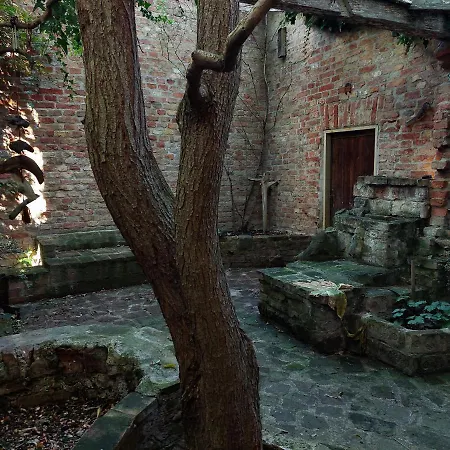 Hidden Garden - 160 M² - Min To City Shuttle *