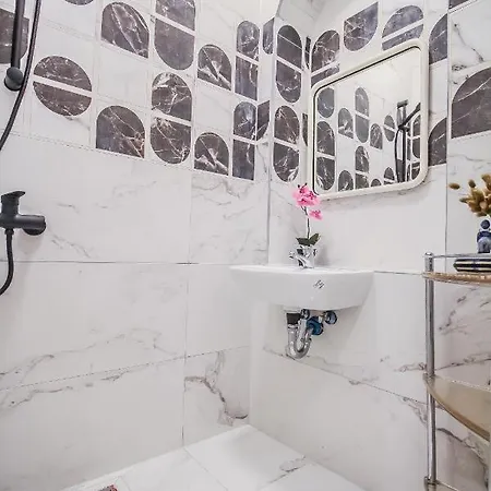 Comfort Quad Hn Apartment *