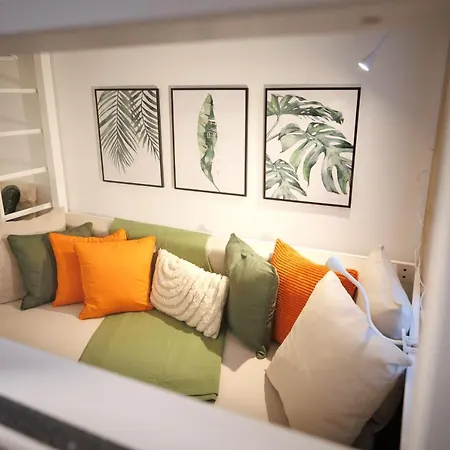Market Compact Retreat Apartment Vienna