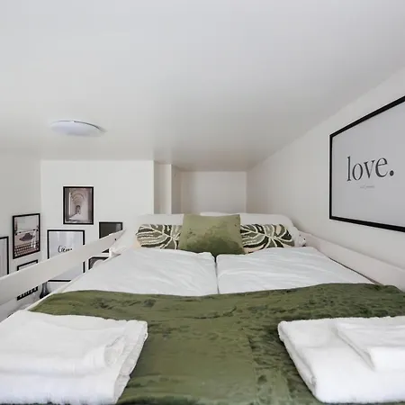 Apartment Market Compact Retreat