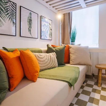 Market Compact Retreat Apartment *
