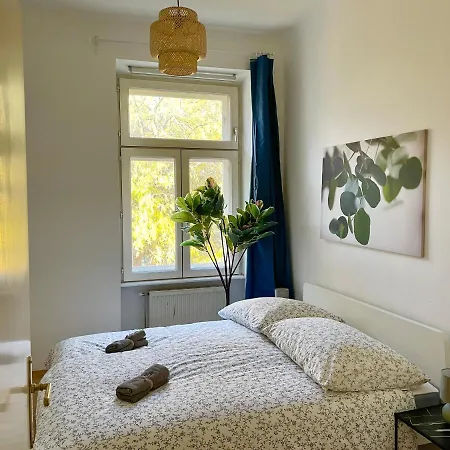 100m2 Flat With Balcony Near Mariahilferstrasse - Free Parking