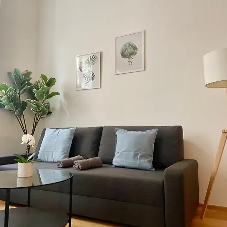 100m2 Flat With Balcony Near Mariahilferstrasse - Free Parking *