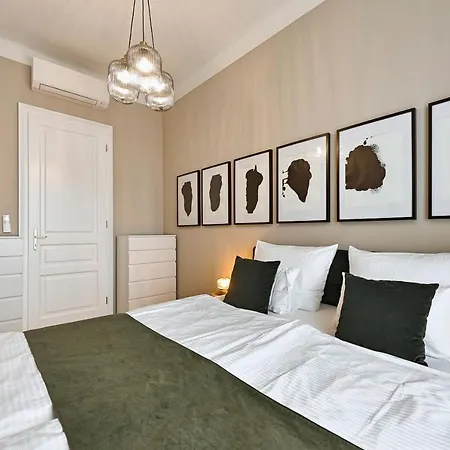 Theobaldgasse - Exclusive Opportunity Since Construction Close By Apartment
