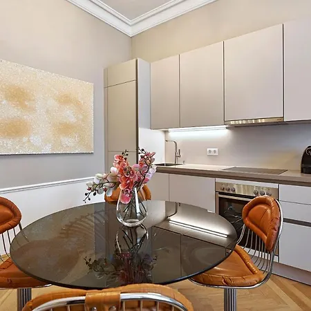 Theobaldgasse - Exclusive Opportunity Since Construction Close By Apartment Vienna
