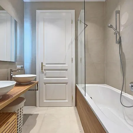 Theobaldgasse - Exclusive Opportunity Since Construction Close By * فيينا