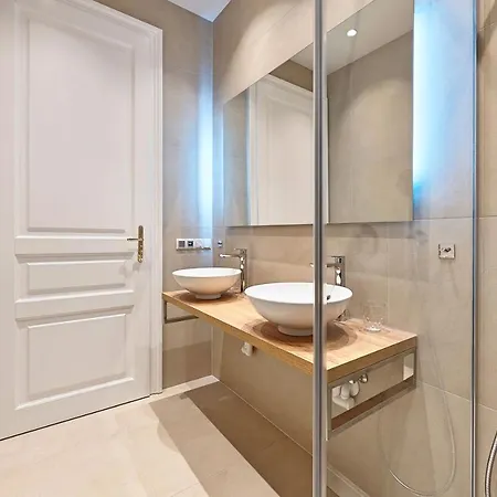 Theobaldgasse - Exclusive Opportunity Since Construction Close By Apartment Vienna
