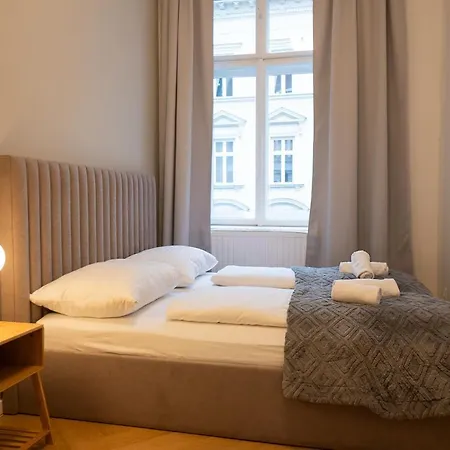 Apartment Spacious 110м2 Flat In The Center