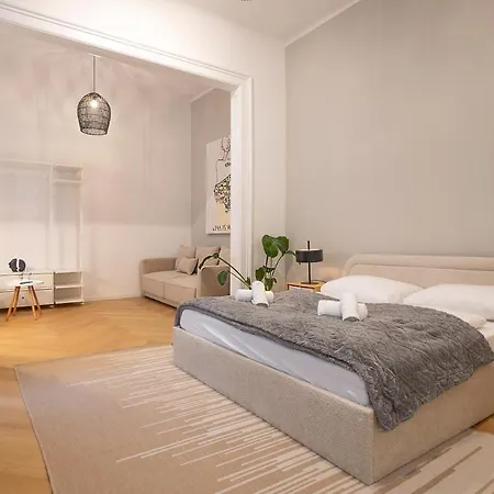 Apartment Spacious 110м2 Flat In The Center Vienna