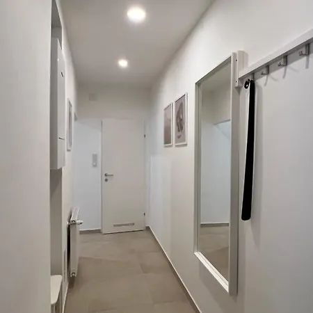 Superb Between Westbahnhof And Schloss Schonbrunn Apartment Vienna