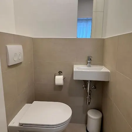 Superb Between Westbahnhof And Schloss Schonbrunn Apartment