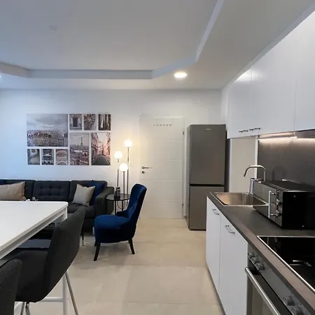 Superb Between Westbahnhof And Schloss Schonbrunn Apartment *