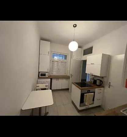 Apartment Cosy Close To City Center