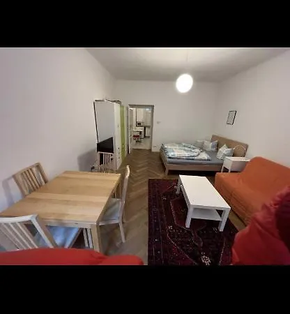 Cosy Close To City Center