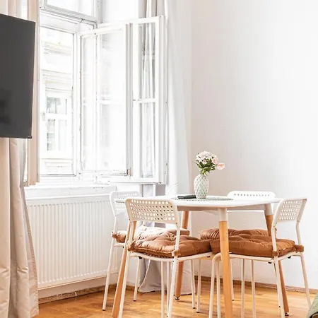 Sweet 2br Perfect For Longstays Near Rennweg Apartment Vienna