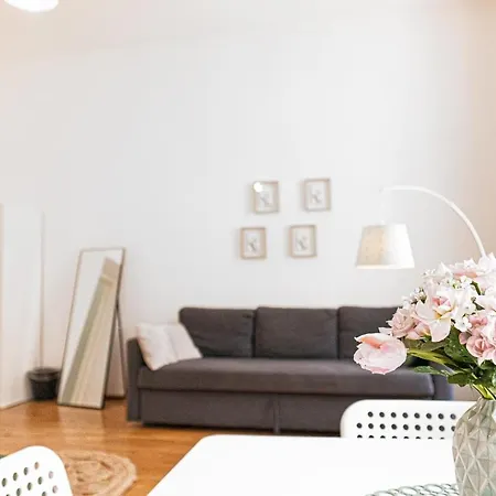Sweet 2br Perfect For Longstays Near Rennweg Apartment