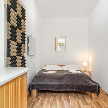 Apartment Budget 2br Well Connected To The Whole *