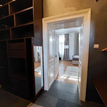 Hidden Garden - Spacious Modern - 1 Min To City Shuttle *