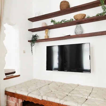 Apartment Hidden Garden - Spacious Modern - 1 Min To City Shuttle