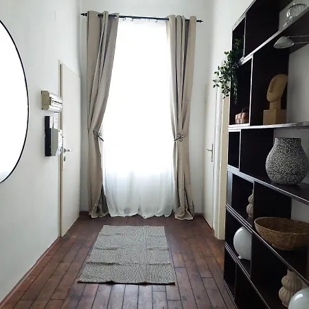 Apartment Hidden Garden - Spacious Modern - 1 Min To City Shuttle *